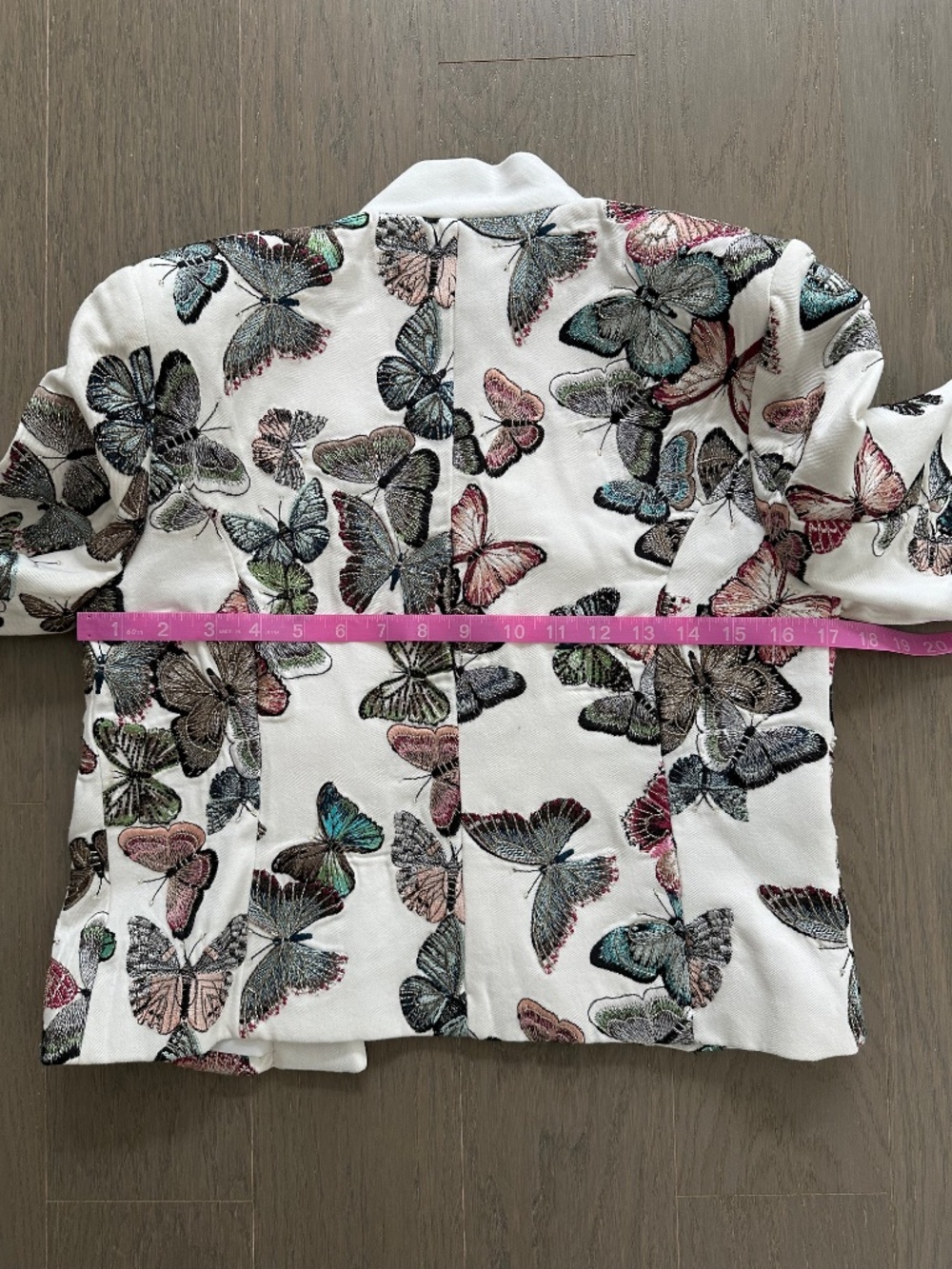 L'AGENCE Ace Butterfly Embroidered Cropped Jacket White - With Tags - Size 2 - Picture 9 of 10